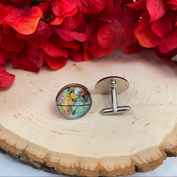 Colorful World Map with Silver Cufflinks - Picture 5 of 8
